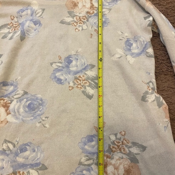 2 FOR $20 Joie 100% Cashmere Oversized Floral Sweater Gray Size XS *hole - Picture 9 of 10